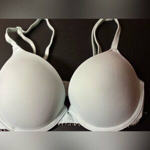 Lightly used mint green with leopard print where everywhere push-up 32D